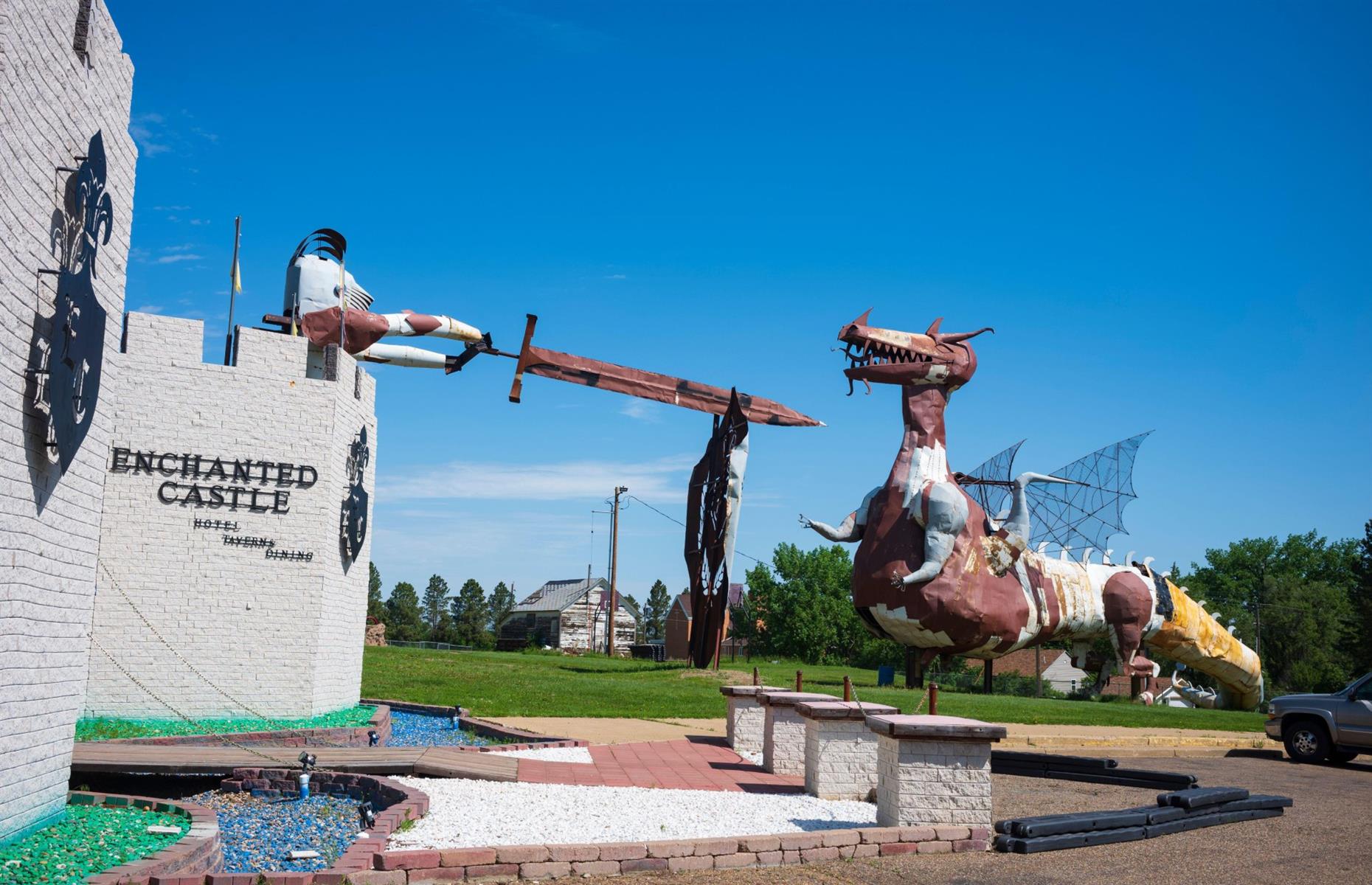North Dakota: Enchanted Castle Hotel, Regent